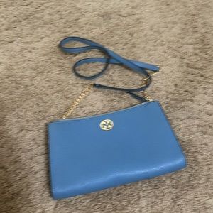 Tory Burch Zip Crossbody Wallet/Purse.